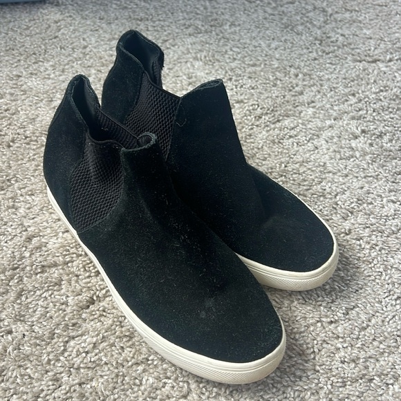 Steve Madden Shoes - Steve Madden Platform Black Booties